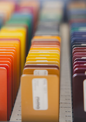 Große Auswahl an Sonnenschutzprodukten in allen Farben